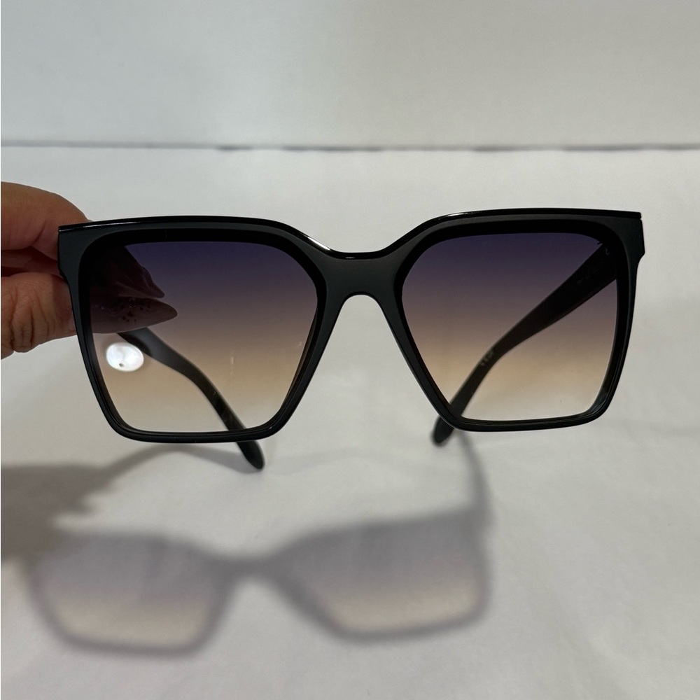 Quay Australia Black Square Gradient Sunglasses - Picture 8 of 12
